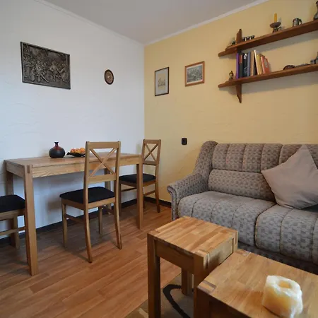 Appealing In Ittel With Garden, Parking, Bicycles Lägenhet